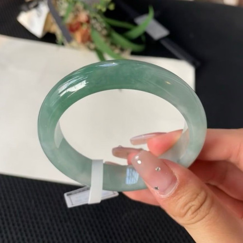 緬甸老坑翡翠糯冰種清新翠綠翡翠処理玉手鐲正圈飄花通透批髮送禮