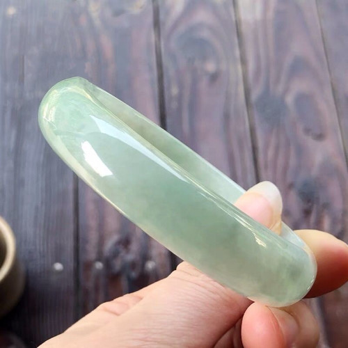 天然緬甸糯冰種翡翠玉手鐲女款冰種淺綠正圈飄花玉鐲翡翠女士玉鐲