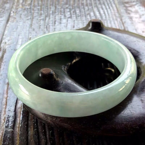 天然緬甸糯冰種翡翠玉手鐲女款冰種淺綠正圈飄花玉鐲翡翠女士玉鐲