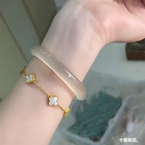 天然瑪瑙手鐲高冰透玉髓鐲子女高冰白月光瑪瑙手鐲女款時尚荔枝凍