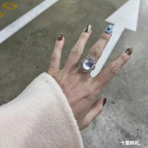 玻璃種明星同款翡翠戒指白冰玉髓冰種蛋面指環界面女款水滴鴿子蛋