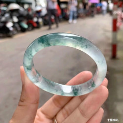 天然緬甸翡翠飄花手鐲正品天山翠女水潤玻璃種貴妃手鐲高冰種玉鐲