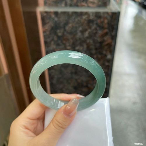 緬甸天然翡翠手鐲玉手鐲女冰種淺綠油青手鐲晴水白月光玉鐲子送禮