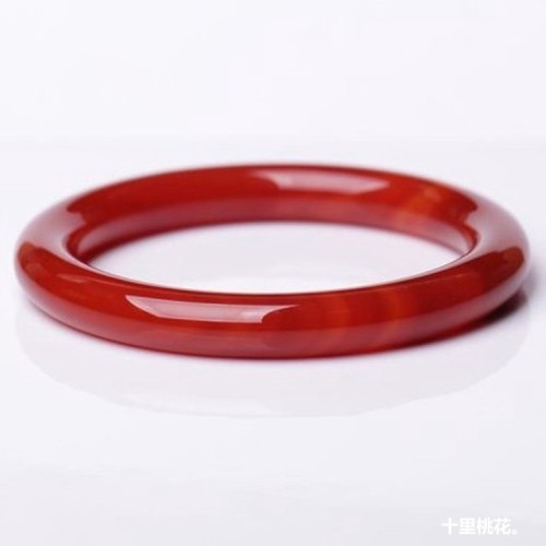 天然巴西紅瑪瑙手鐲圓條女士款玉石紅瑪瑙手鐲少女款時尚産地貨源