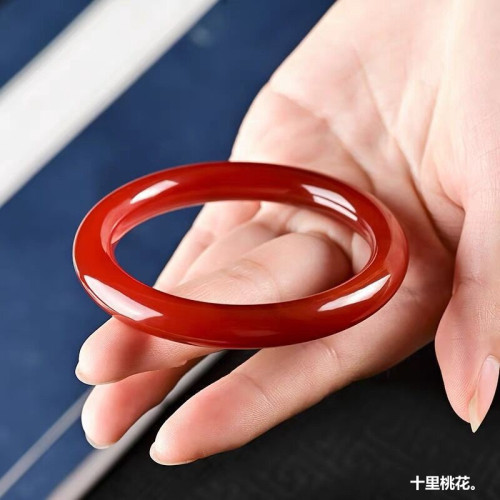 巴西紅瑪瑙手鐲圓條女款手鐲玉髓鐲子細圓條手鐲貴妃鐲本命年手鐲