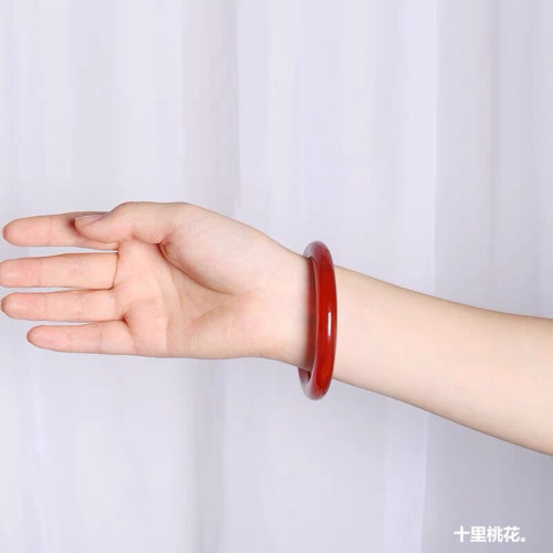 天然紅瑪瑙手鐲女原色本命年平安鐲戰國紅粗圓條玉髓旺夫鐲貴妃鐲