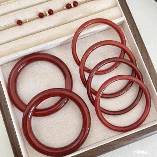 【新品優選】天然紅瑪瑙手鐲女本命年紅色鐲子圓條玉鐲生日禮物