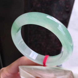 天然緬甸翡翠玉手鐲平安鐲淺綠玉鐲子冰種晴水綠玉石女款翡翠手鐲