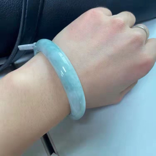 天然正品緬甸玉手鐲翡翠色A貨冰種淺綠手鐲子女款玉石器特價包郵