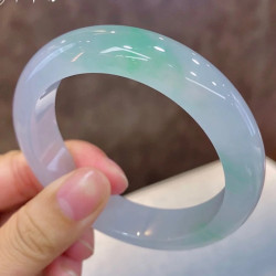 天然翡翠手鐲緬甸玉小圈口女款正品飄綠冰種貴妃細圓條叮噹鐲A貨