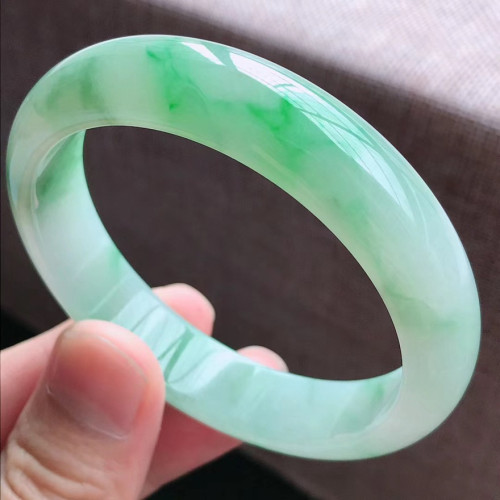 緬甸翡翠玉手鐲冰糯種飄花飄綠手鐲圓條玉石貴妃鐲滿綠鐲子少女款