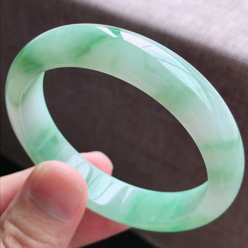 緬甸翡翠玉手鐲冰糯種飄花飄綠手鐲圓條玉石貴妃鐲滿綠鐲子少女款