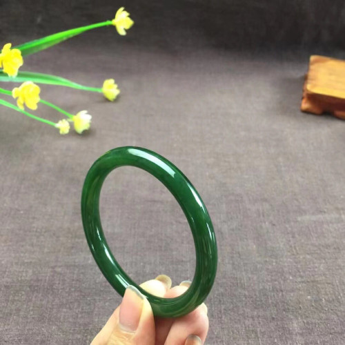 新貨天然新疆和田玉碧玉手鐲菠菜綠圓條手鐲玉鐲各種圈口女帶証書