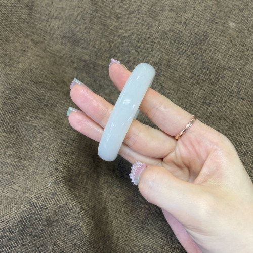 新疆和田玉白玉手鐲女款寬版扁條玉石夏玉真玉羊脂玉青玉貴妃鐲子