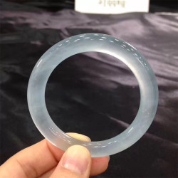白月光緬甸翡翠玉手鐲子天然翡翠手鐲冰種陽綠A貨圓條細條少女款