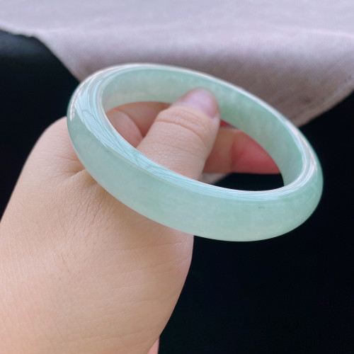 緬甸天然翡翠手鐲女款冰糯種晴水底滿色葡萄肉寬邊翡翠玉手鐲