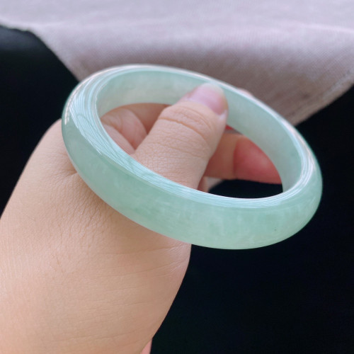 緬甸天然翡翠手鐲女款冰糯種晴水底滿色葡萄肉寬邊翡翠玉手鐲