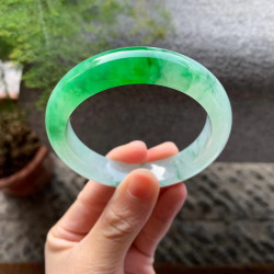 冰種陽綠翡翠手鐲緬甸天然a貨正品飄綠花正圈玉鐲子女寬版玉手鐲