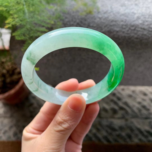 冰種陽綠翡翠手鐲緬甸天然a貨正品飄綠花正圈玉鐲子女寬版玉手鐲