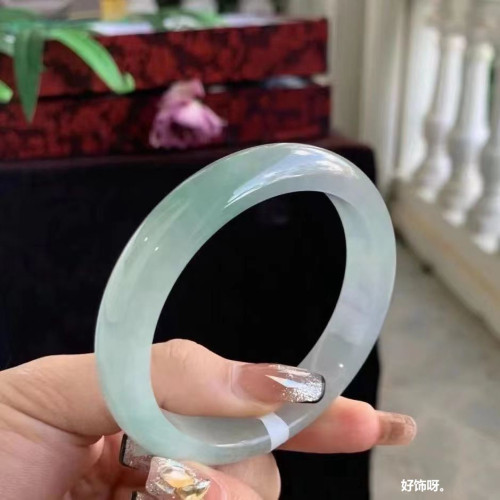 輕奢冰透翡翠玉手鐲女冰種緬甸老坑玉石禮晴水淺綠玉鐲子送禮禮品