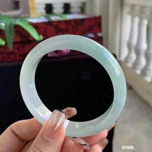 輕奢冰透翡翠玉手鐲女冰種緬甸老坑玉石禮晴水淺綠玉鐲子送禮禮品