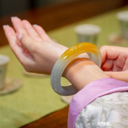 緬甸黃翡翠手鐲飄綠黃翡玉手鐲冰糯三彩黃玉鐲子半山水雞油黃鐲子