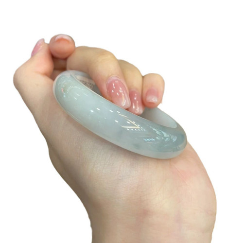 天然緬甸翡翠手鐲女白月光糯冰種鐲子翡翠淺綠色高顔值送女友批髮