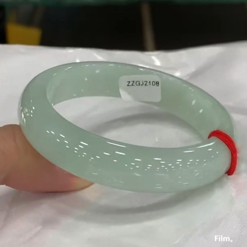 天然緬甸老坑翡翠玉手鐲冰糯種淺綠單色玉鐲子女款正品玉石送女友