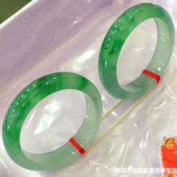 天然緬甸老坑陽綠翡翠手鐲貴妃玉鐲女款橢圓形冰糯種飄花翡翠手鐲