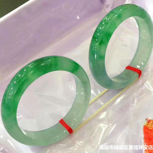 天然緬甸老坑陽綠翡翠手鐲貴妃玉鐲女款橢圓形冰糯種飄花翡翠手鐲