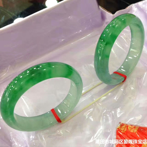 天然緬甸老坑陽綠翡翠手鐲貴妃玉鐲女款橢圓形冰糯種飄花翡翠手鐲