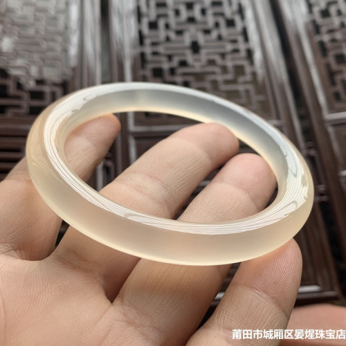 高冰種玉髓手鐲女馬達加斯加料淺香檳白冰天然瑪瑙手鐲荔枝凍起光