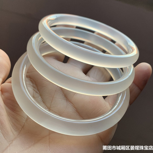 高冰種玉髓手鐲女馬達加斯加料淺香檳白冰天然瑪瑙手鐲荔枝凍起光