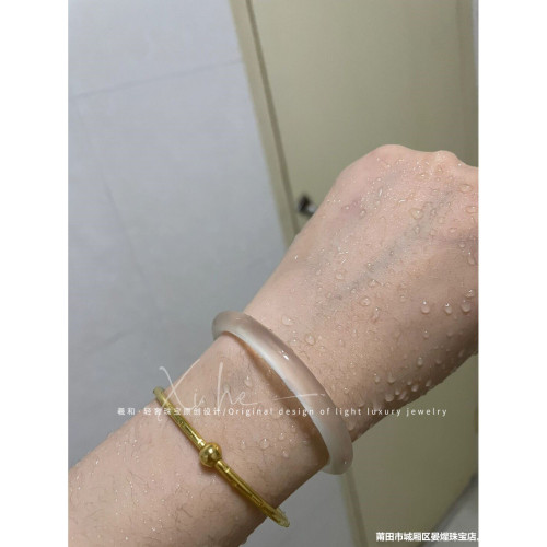 天然巴西瑪瑙手鐲冰透女年輕款細圓條少女玉髓叮噹鐲香檳圓條手鐲