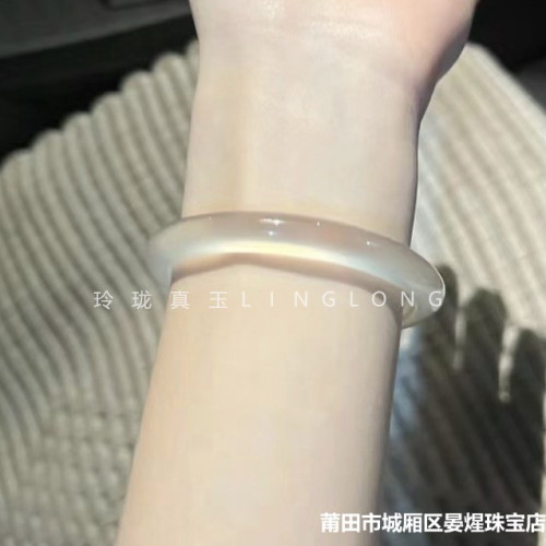 冰透白月光天然白冰瑪瑙手鐲少女款高冰細款圓條馬料冰種玉髓手鐲