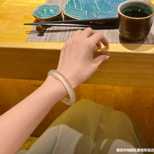 天然高冰白月光瑪瑙手鐲女款荔枝凍冰透玉髓鐲子圓條香檳金送女友