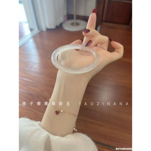 天然馬料高冰暖白色白月光瑪瑙手鐲女圓條透明玉髓手鐲冰種細圓條