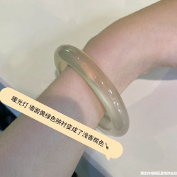 正品天然瑪瑙手鐲冷白變淺香檳色高冰種玉髓扁條冰透鐲子閨蜜禮物