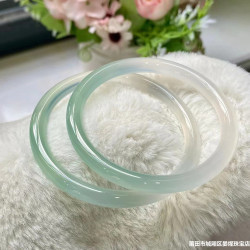 半山半水油青色漸變玉髓瑪瑙手鐲女細美人淺釉冰種叮噹鐲圓條手鐲