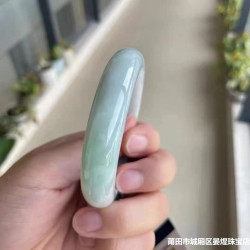 冰糯種飄綠鐲子單色女款天然緬甸貴妃晴水潤寬條淺綠翡翠玉手鐲子