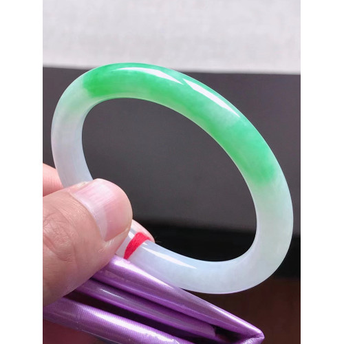 天然緬甸翡翠小叮噹手鐲子玉手環細圓條飄陽綠色白冰糯種水美人條