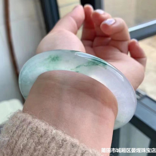 天然緬甸老坑翡翠手鐲高冰滿陽綠色飄花圓條少女款翡翠玉鐲子時尚