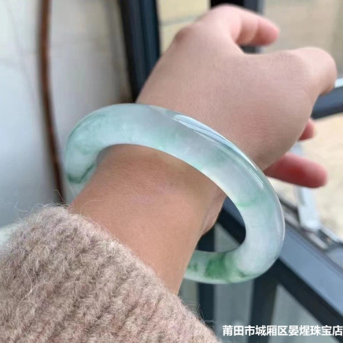 天然緬甸老坑翡翠手鐲高冰滿陽綠色飄花圓條少女款翡翠玉鐲子時尚