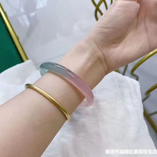 馬卡龍色玉髓圓條手鐲半粉半綠山水西瓜色遠山黛春帶彩瑪瑙手鐲女