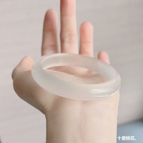 高冰種瑪瑙手鐲馬料玉髓香檳金瑪瑙淡金色窄條小圈口手鐲子白月光