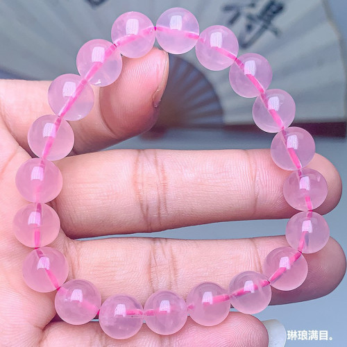 天然馬粉水晶手串馬達加斯加嬭油體圓珠粉晶手鏈女款三圈水晶批髮
